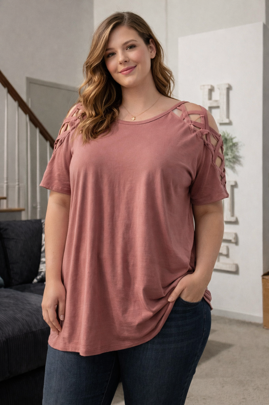 Shirt w/holes in sleeve