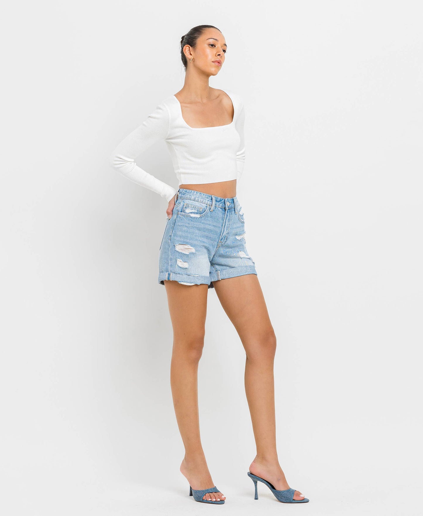 MID RISE DOUBLE CUFFED BOYFRIEND SHORTS