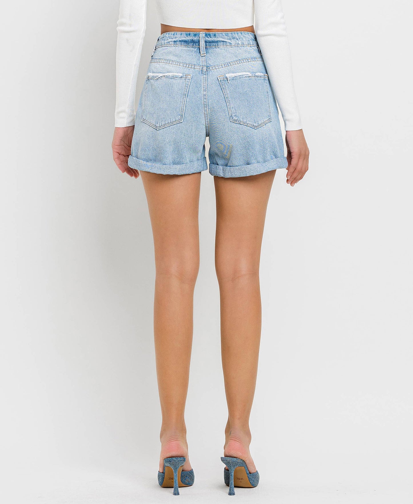 MID RISE DOUBLE CUFFED BOYFRIEND SHORTS