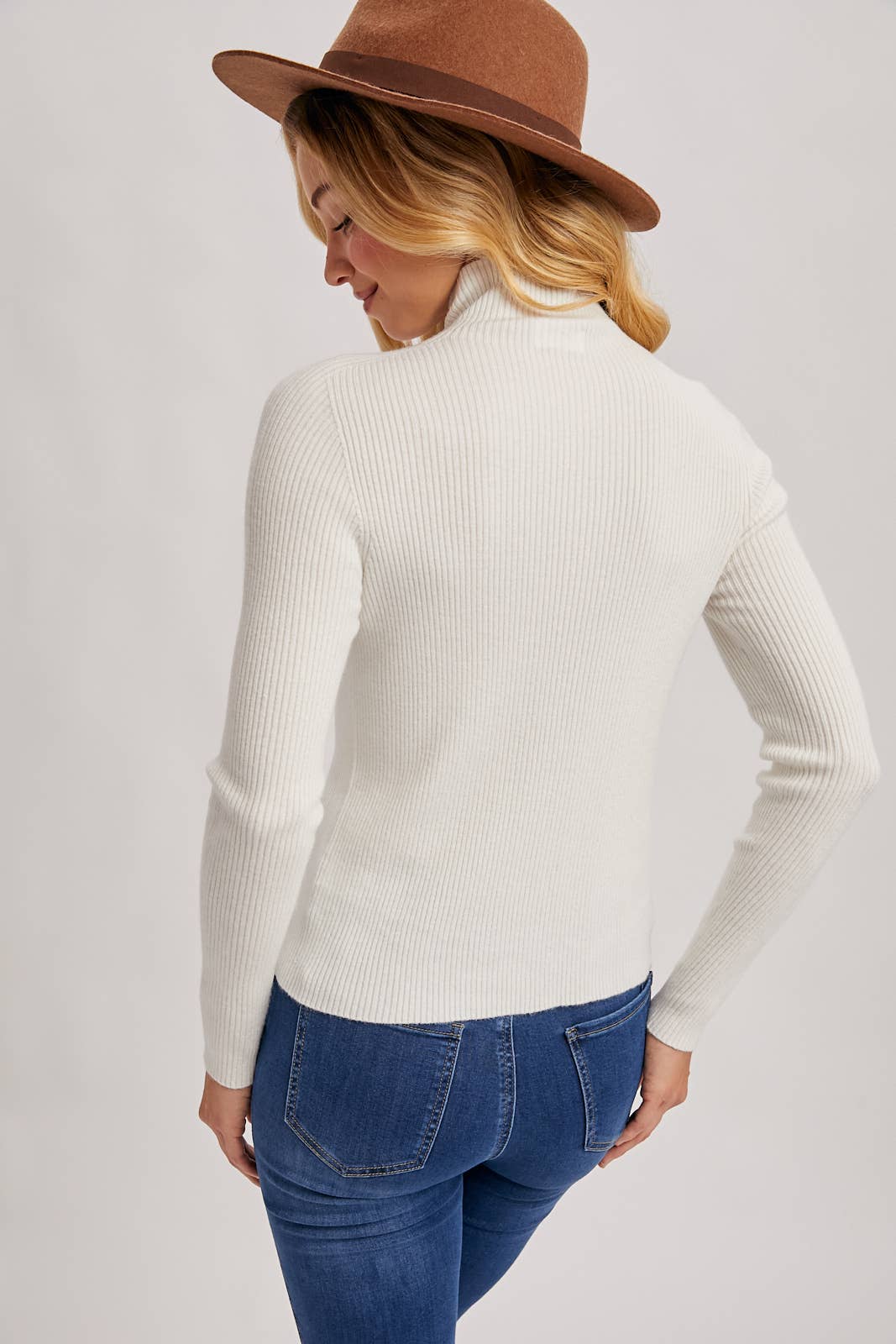 WHOLEGARMENT MOCK NECK RIBBED KNIT TOP