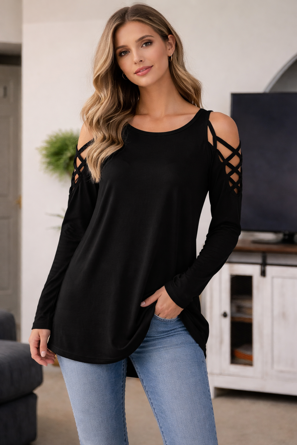 Shirt w/holes in sleeve