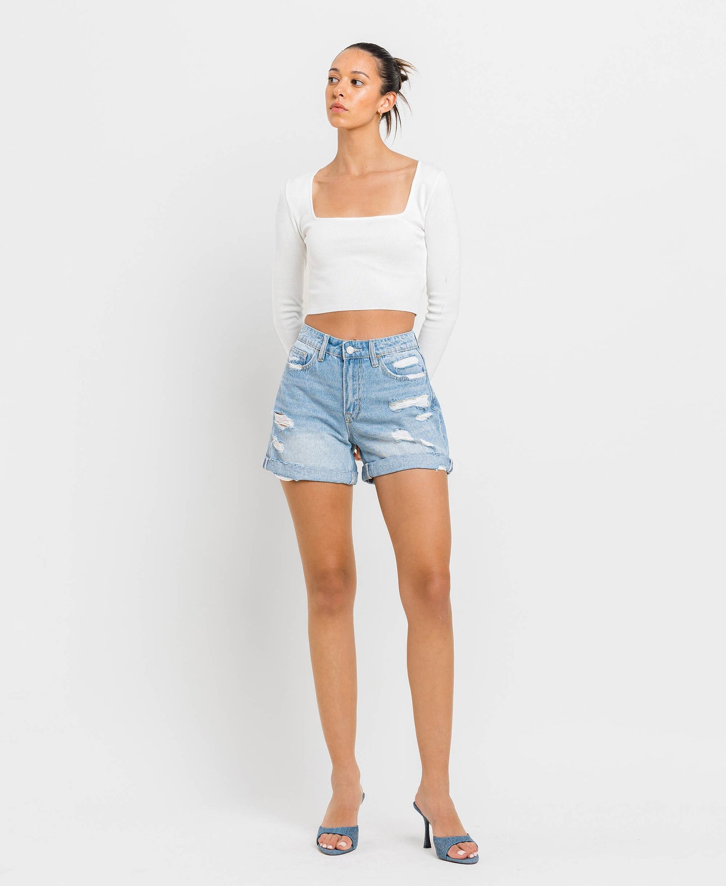 MID RISE DOUBLE CUFFED BOYFRIEND SHORTS